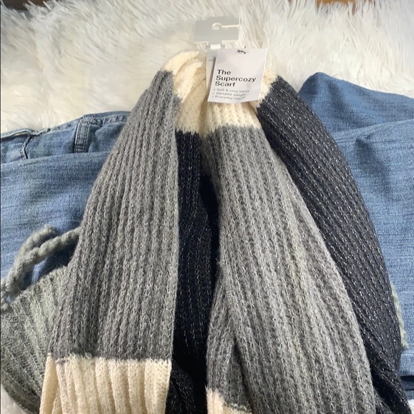 Sonoma scarf for winter with noodle fringe - Picture 2 of 7